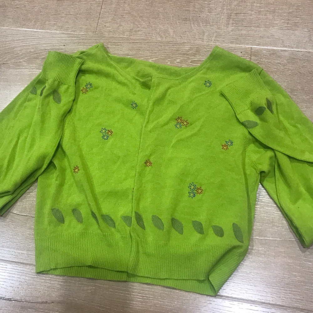 Green dainty embroidered floral cardigan croptop